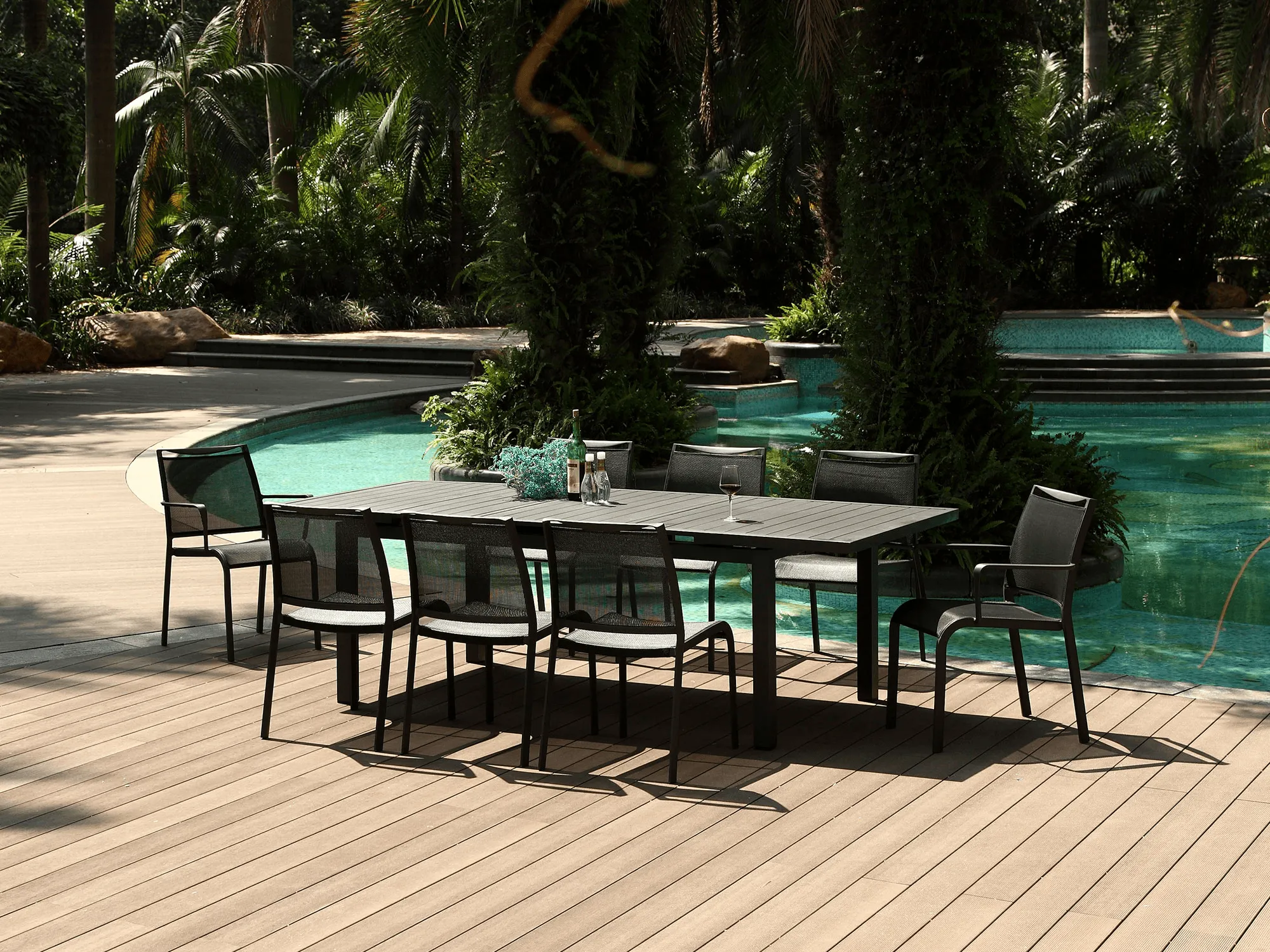 Bonnie Outdoor Extendable Dining Table