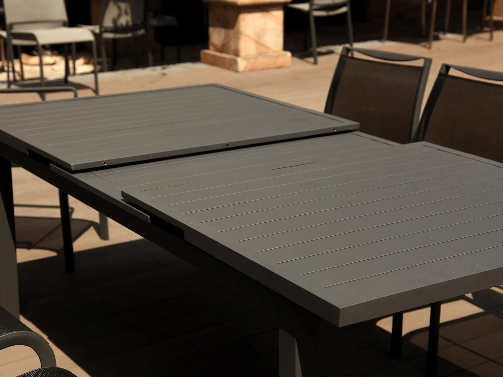 Bonnie Outdoor Extendable Dining Table