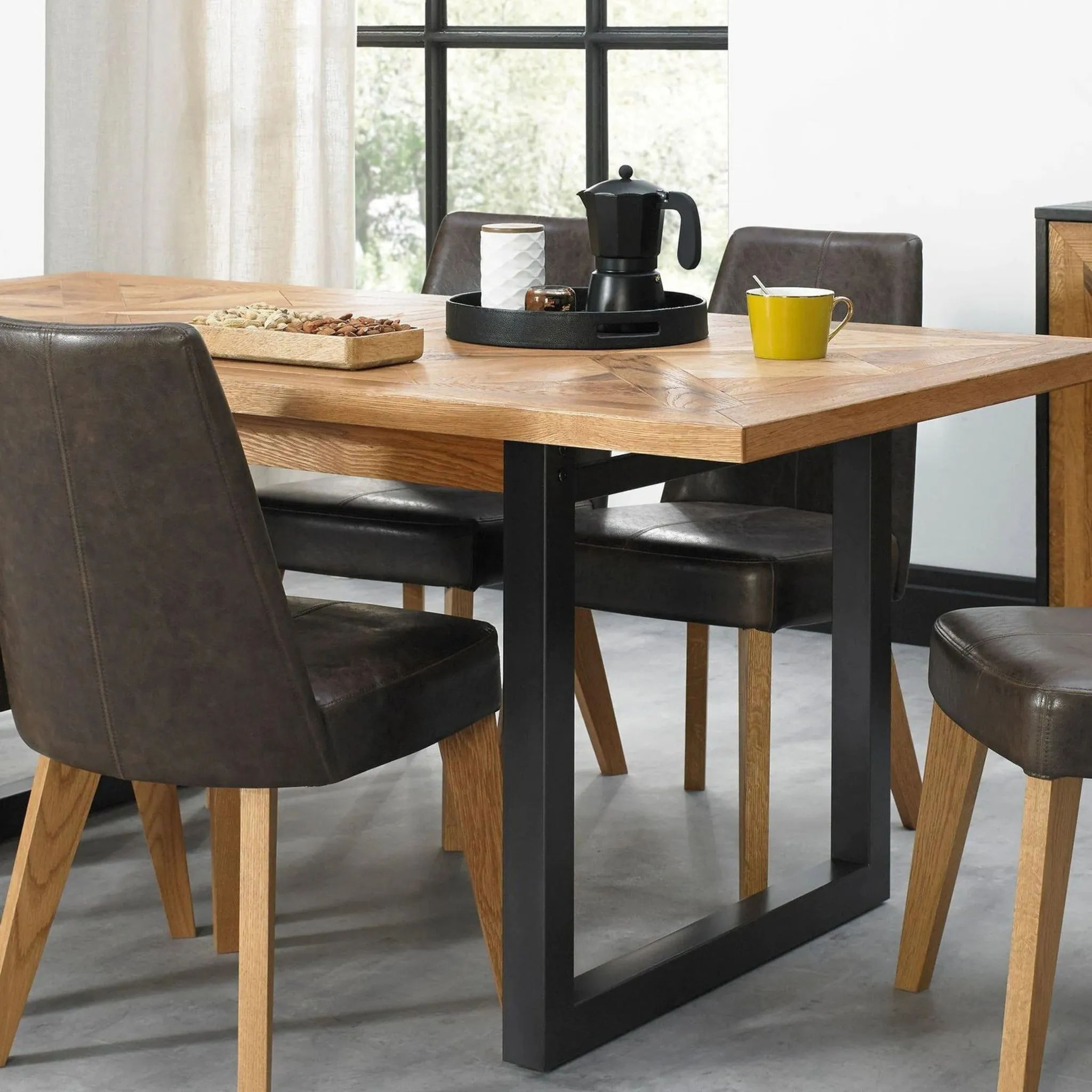 Percy 4-6 Seater Extendable Dining Table - European Knotty Oak and Peppercorn