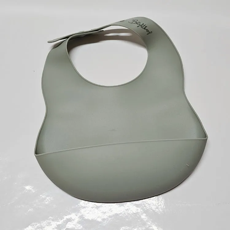 SILICONE BIB WITH CATCH POCKET