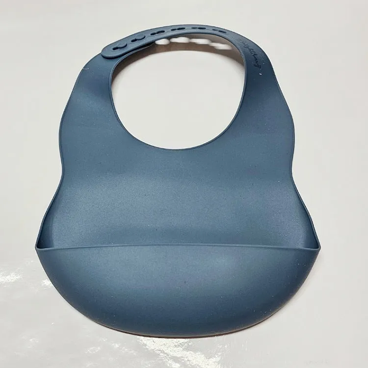 SILICONE BIB WITH CATCH POCKET